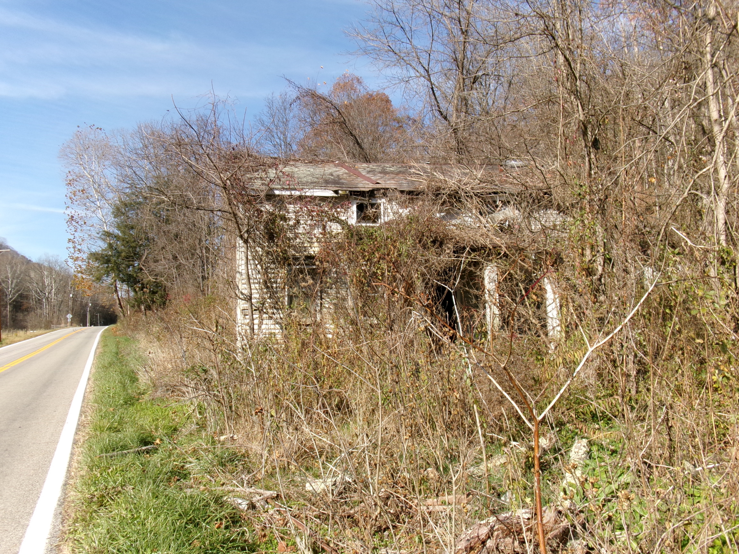 8800 8810 State Route 685, Glouster, Ohio